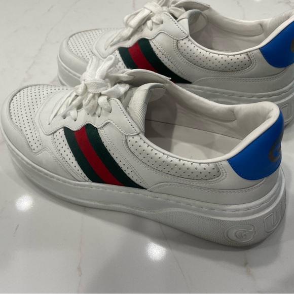 Gucci Men's White Sneakers with Red and Green Accents - Picture 5 of 5